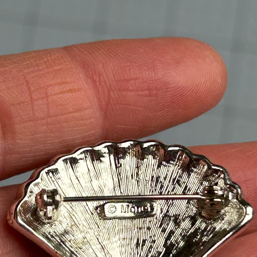 Monet Seashell Rhinestone Pin Brooch - Picture 4 of 4
